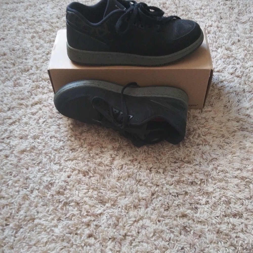 Barely worn air jordans